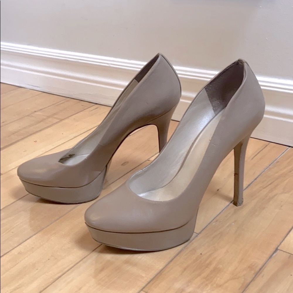 REDUCED Nine West Nude leather upper heels, size 8 - Picture 1 of 3